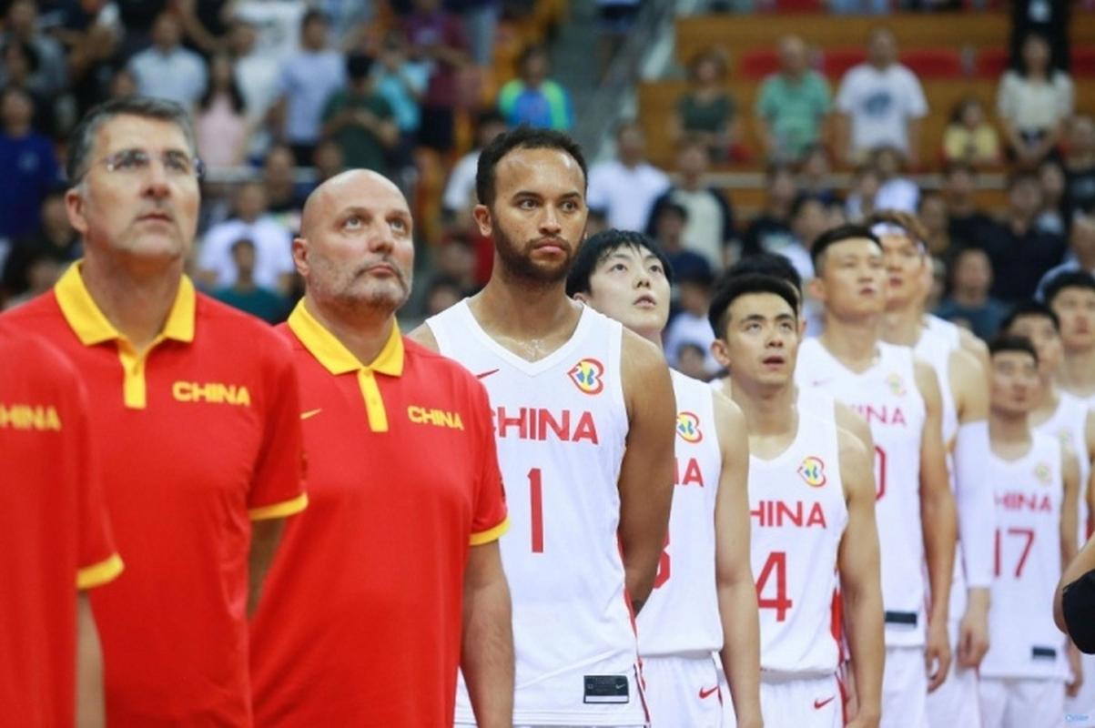中国男篮今晚比赛结果如何